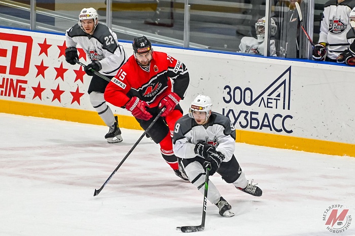 В гостях агрессивен был Егор Бабенко