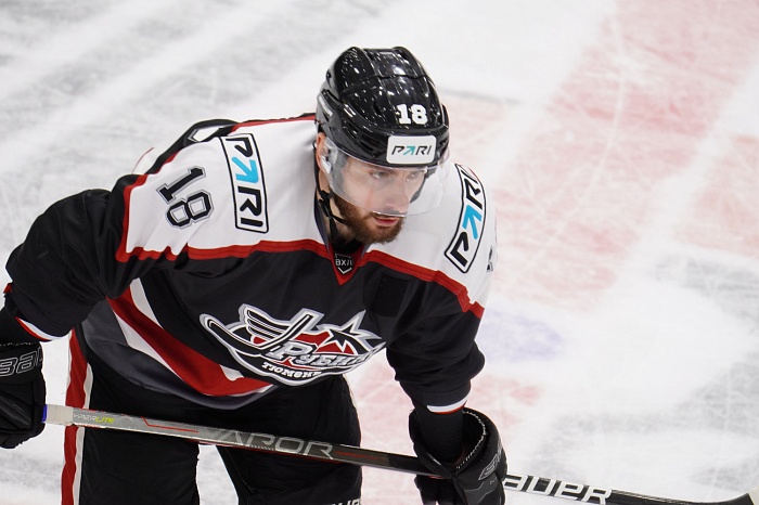 Экс-рубиновец Кирилл Кремзер подписал контракт с хоккейным клубом «Буран»