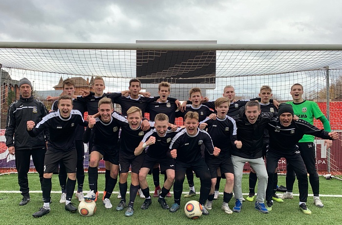 В последнем туре прорвались к золоту