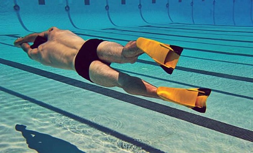 Плыли за медалями под водой