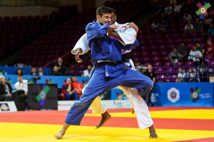 В финале сражался с беспощадным Ливезом