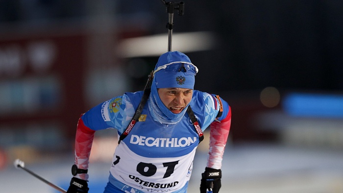 Даниил Серохвостов выиграл мужской спринт на чемпионате России по биатлону в Тюмени
