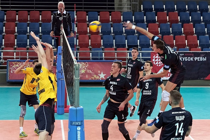 «Факел» вышел на второе место