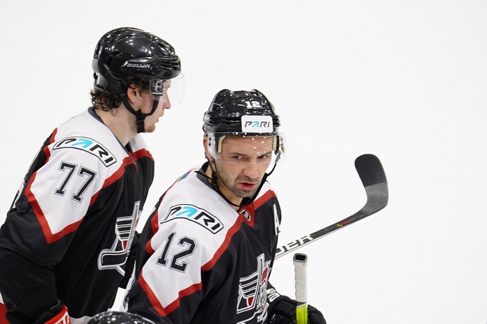 Защитник тюменского хоккейного клуба «Рубин» Дмитрий Лютов: «Настроение хорошее, но булки расслаблять не будем»