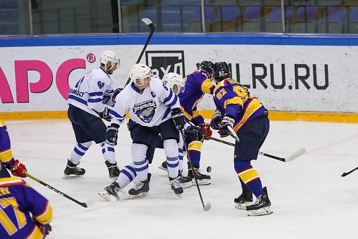 «Зауралье» победило по буллитам в Подмосковье