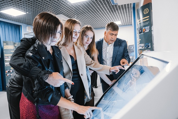 Открытие выставки об истории развития бодибилдинга в Тюменской области «Как закалялась сталь» в историческом парке «Россия – Моя история»