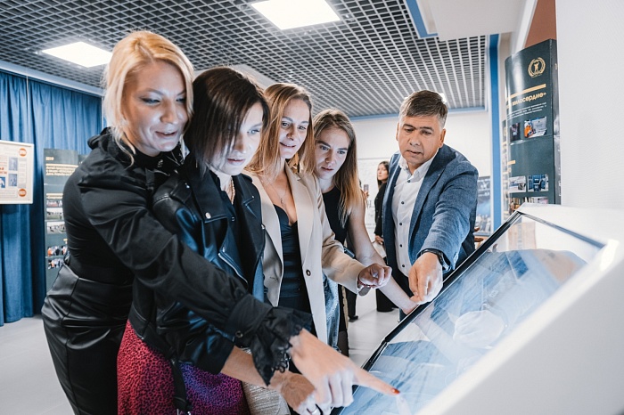 Открытие выставки об истории развития бодибилдинга в Тюменской области «Как закалялась сталь» в историческом парке «Россия – Моя история»