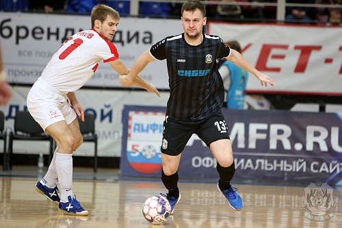 МФК «Тюмень» потерпел поражение от коммунистов (ОНЛАЙН)