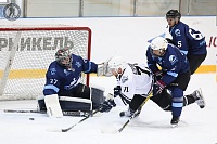 Тюменская «Арктика» играет в Сочи на фестивале НХЛ