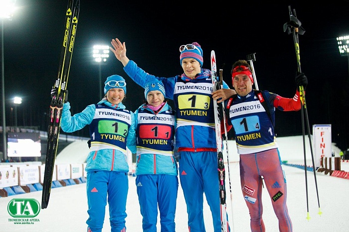 Ольга Якушова, Анастасия Загоруйко, Матвей Елисеев и Евгений Гараничев. Фото Даниила САВИНЫХ