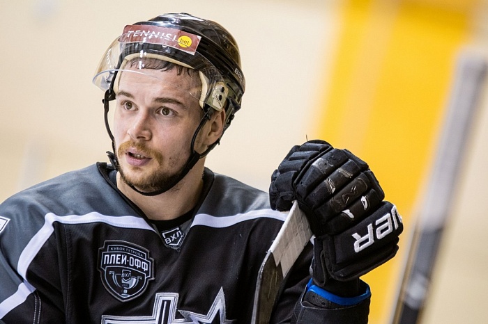 Нападающий хоккейного клуба «Рубин» Денис Давыдов: «Настрой на седьмой сезон, как на первый – рвать и метать!»