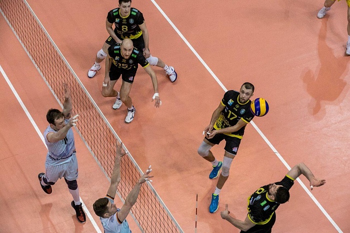 В Нижневартовск возвратился Петров