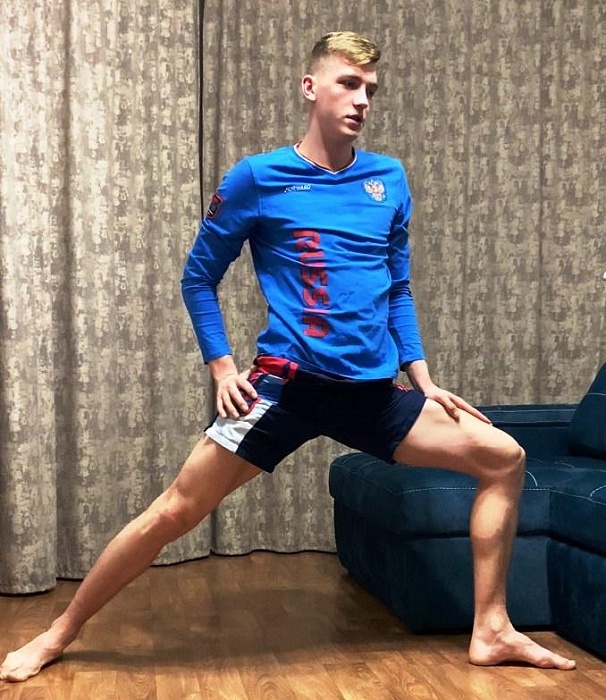 Максим Храмцов: «Читаю, играю и разминаюсь»