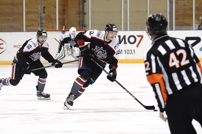 Тюменский хоккейный клуб «Рубин» был сильнее  «Тороса» в юбилейном матче!