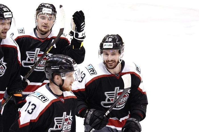 Защитник тюменского хоккейного клуба «Рубин» Кирилл Кремзер: «Чтобы побеждать – нужны голы»