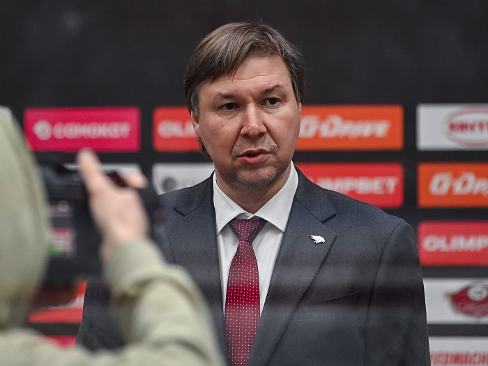 Исполняющий обязанности главного тренера хоккейного клуба «Омские Крылья» Рамиль Сайфуллин: «Во втором периоде «Рубин» начал сильно поддавливать, но мы выдержали»