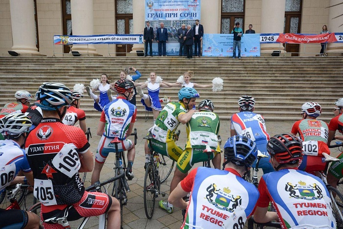 Штурмовал гору Ахун и приблизился к лидеру