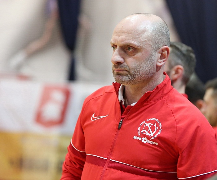 Мини-футбольный клуб КПРФ отправился на матчи в Норильск без главного тренера