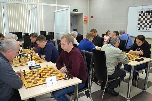 В молниеносной игре победил международный мастер