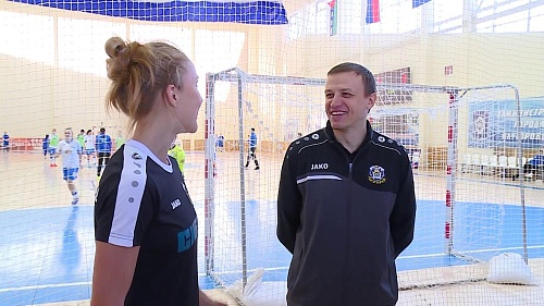 Женский чемпионат России по мини-футболу в Ялуторовске. Было жарко