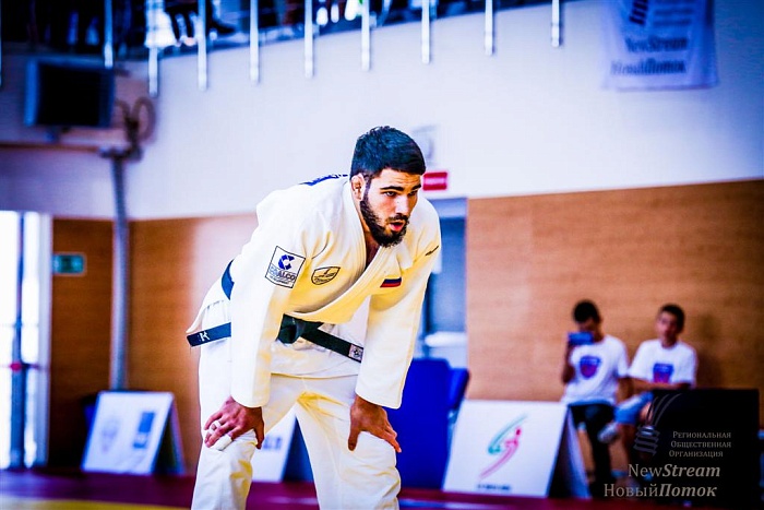 Чемпион России по дзюдо Эльдар Аллахвердиев выиграл турнир памяти Ощепкова в Хабаровске