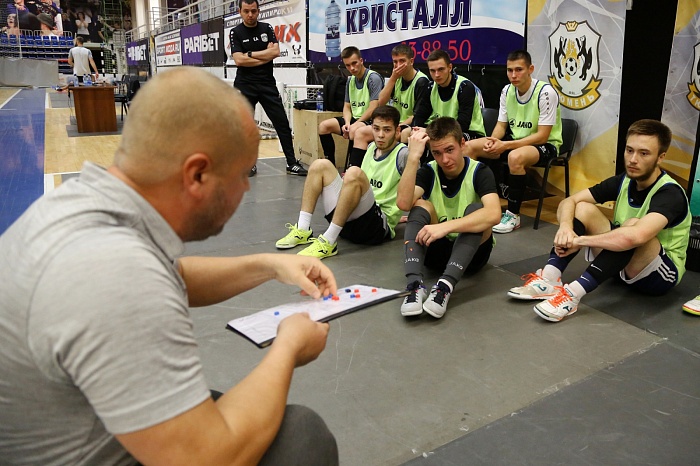 Мини-футбольная команда «Тюмень-дубль» завершила домашний тур победой