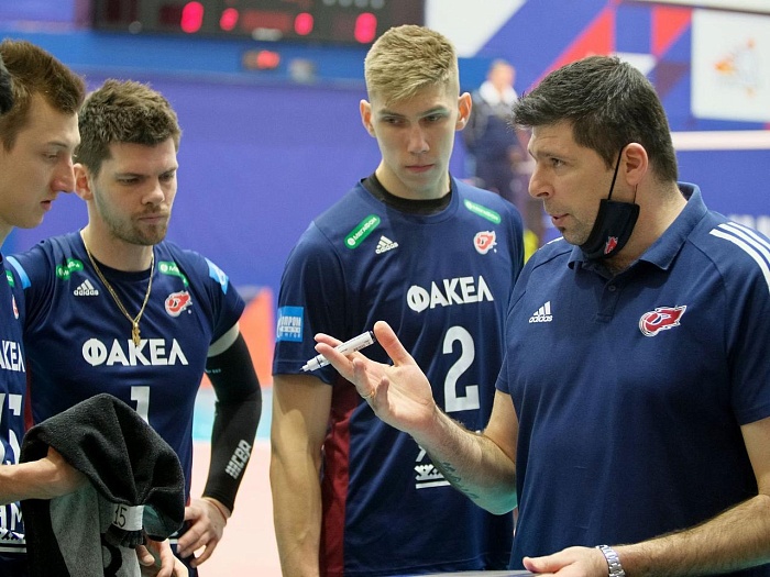 «Факел» дважды сразится с чемпионом