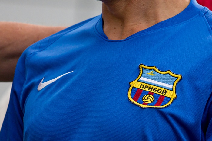 «Прибой» сыграл вничью с футболистами «Делового мира»