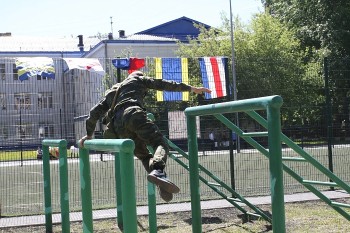 В Тюмени провели «Армейский марафон» среди студентов