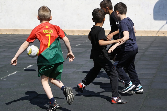 Тренировка с защитником мини-футбольного клуба «Тюмень» Андреем Соколовым в сквере «Семейный»