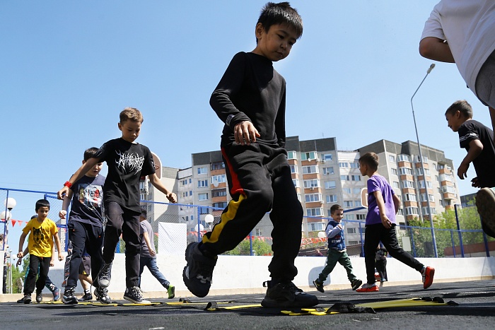 Тренировка с защитником мини-футбольного клуба «Тюмень» Андреем Соколовым в сквере «Семейный»