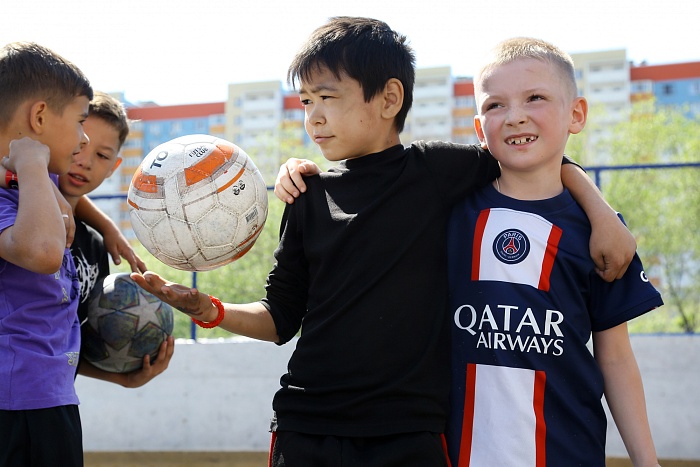 Тренировка с защитником мини-футбольного клуба «Тюмень» Андреем Соколовым в сквере «Семейный»