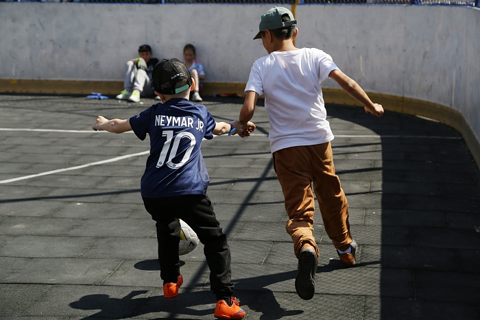 Тренировка с защитником мини-футбольного клуба «Тюмень» Андреем Соколовым в сквере «Семейный»