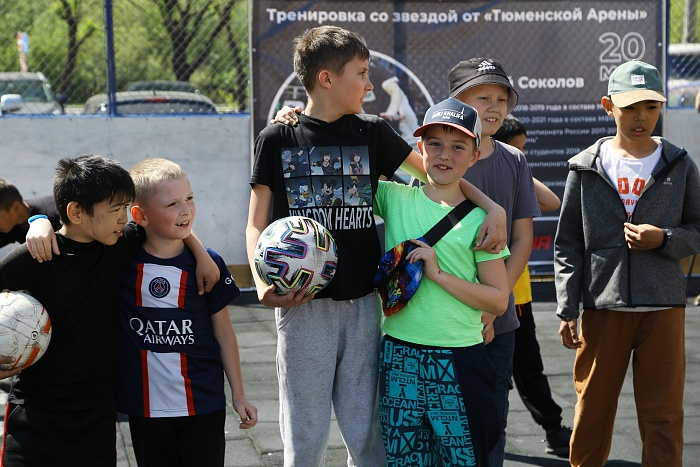 Тренировка с защитником мини-футбольного клуба «Тюмень» Андреем Соколовым в сквере «Семейный»