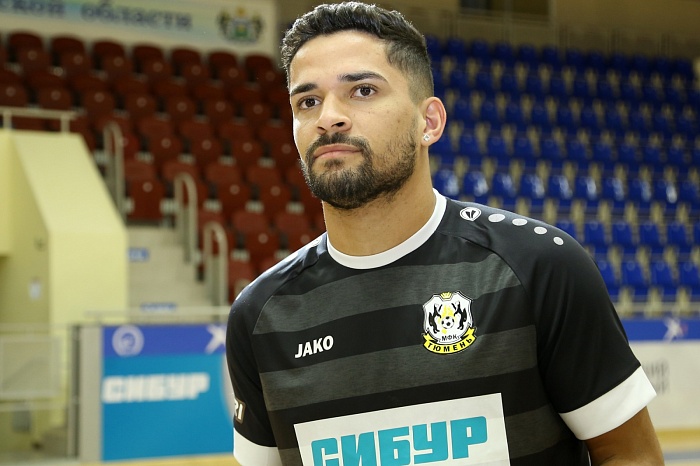 Исполнительный директор мини-футбольного клуба «Тюмень» Денис Харин: «У нас дефицит защитников, поэтому и подписали Алиссона»