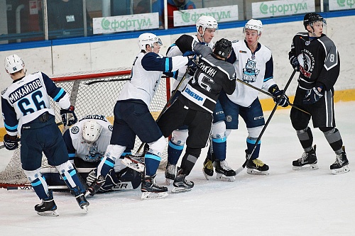 «Тюменский Легион» уступил хозяевам турнира в Новосибирске