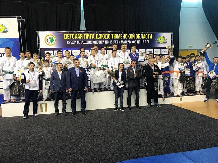 В Детской лиге команды в финале боролись «стенка на стенку»