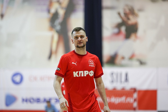 Победный аут Сергея Абрамовича за мини-футбольный клуб КПРФ на старте полуфинальной серии плей-офф PARI-Суперлиги