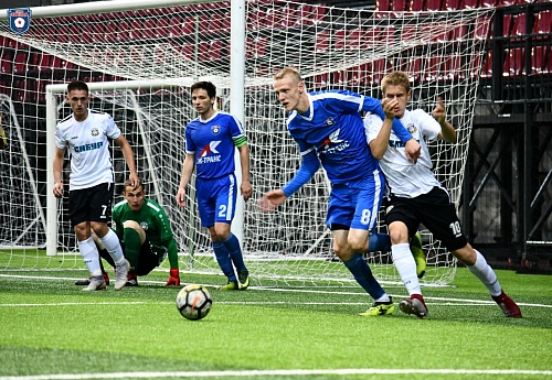 В Перми команды получили 10 «горчичников», а забить не смогли