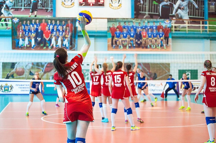 Тюменки попали под «Локомотив»…