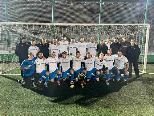 «Газпромбанк» сокрушил речников и стал чемпионом Тюмени по футболу