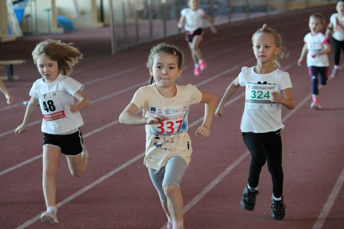 Создай мультфильм о стартах и расскажи о первом тренере!