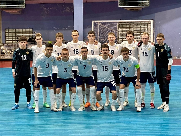 Юношеская сборная России по футзалу уступила в Хошимине вьетнамцам