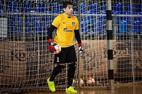 Вратарь сибиряков забил в Лиге чемпионов!