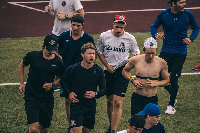 Нападающий хоккейной команды «Тюменский Легион» Лев Пашнин: «Пора проявлять лидерские качества»