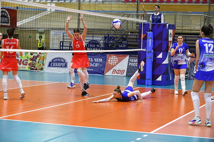 Тюменские волейболистки уступили клубу из Москвы