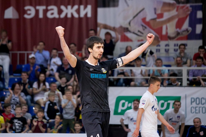 Артем Антошкин: «Во время отпуска подтягивал здоровье»