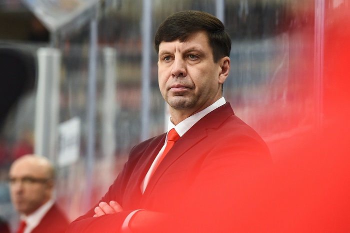 Главный тренер хоккейного клуба «Молот» Павел Зубов: «Наши немногочисленные болельщики в Тюмени остались довольны победой»