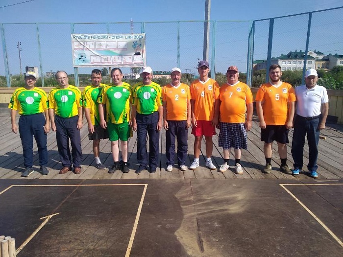 Городошники сыграли в честь праздника