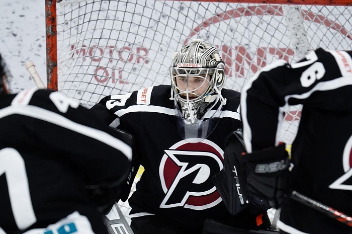Хоккейный клуб «Рубин» обыграл команду из Ижевска!